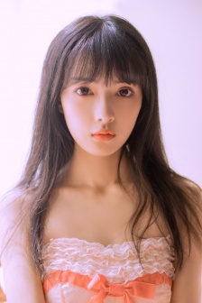 每当我看到她的JK脱离他的裤腿